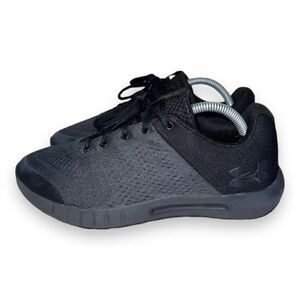 Under Armour UA Pursuit‎ Triple Black 3021027-100 Youth 5.5